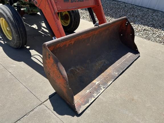 Image of John Deere 2520 equipment image 2