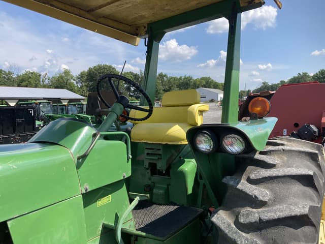 Image of John Deere 3020 equipment image 1