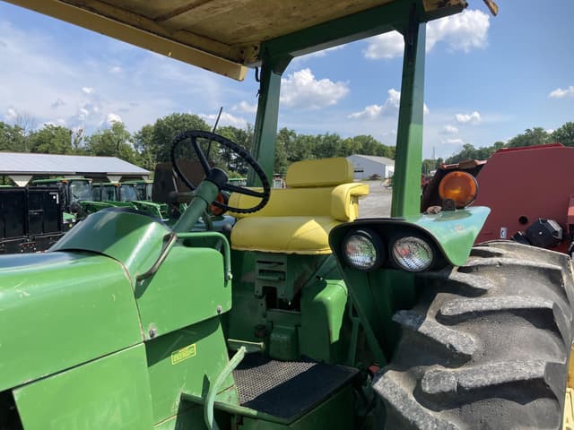 Image of John Deere 3020 equipment image 1