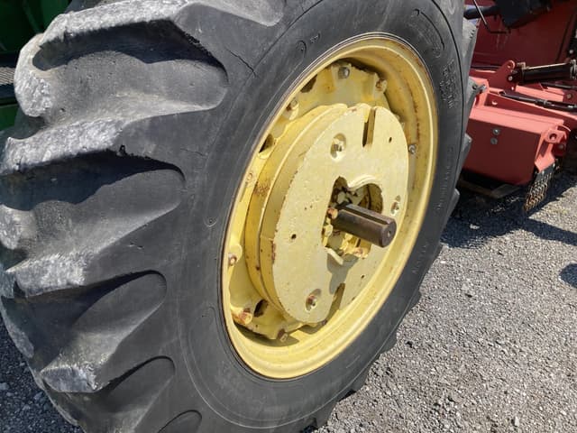 Image of John Deere 3020 equipment image 2