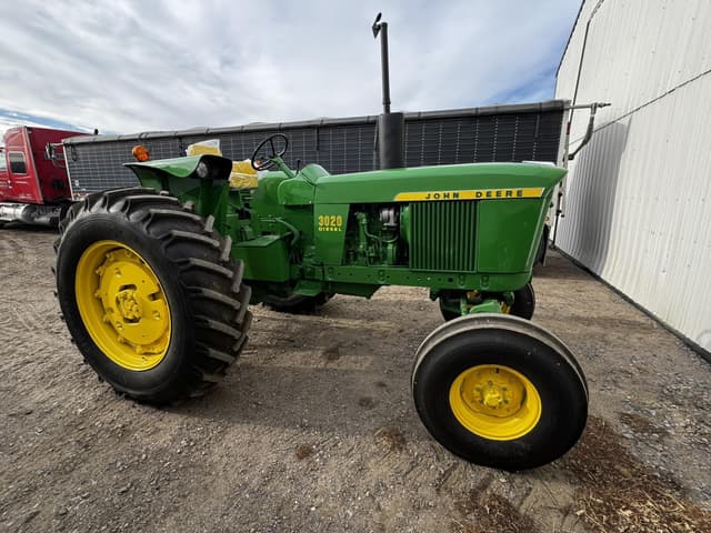 Image of John Deere 3020 equipment image 2