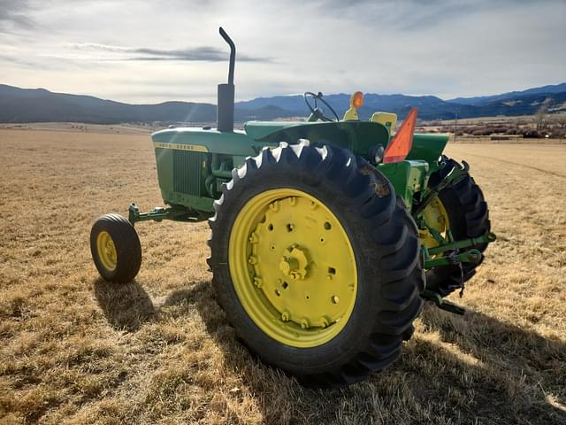 Image of John Deere 3020 equipment image 4