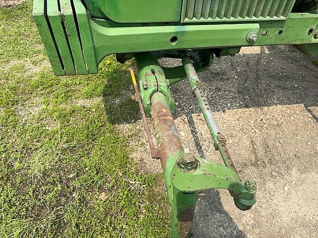Image of John Deere 3020 equipment image 2