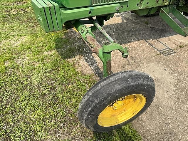 Image of John Deere 3020 equipment image 1