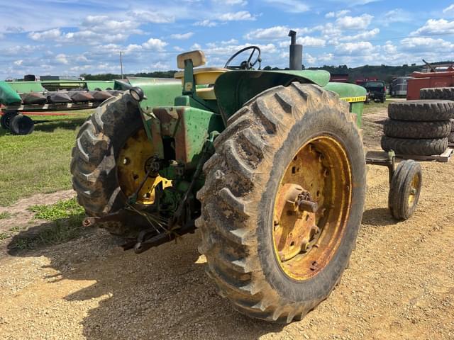 Image of John Deere 3020 equipment image 2