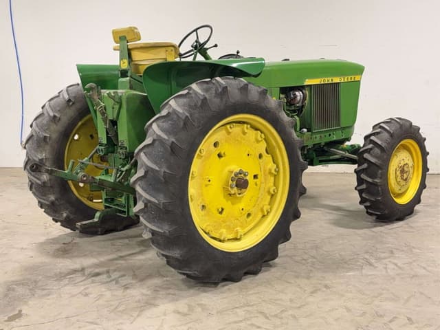 Image of John Deere 3020 equipment image 4