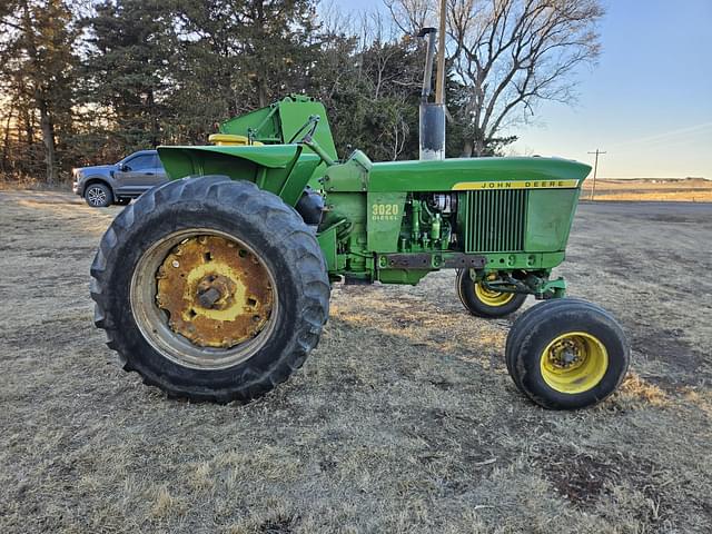 Image of John Deere 3020 equipment image 2