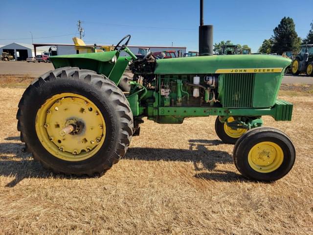 Image of John Deere 4020 equipment image 2