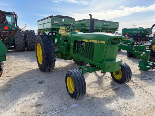 Image of John Deere 4020 equipment image 2