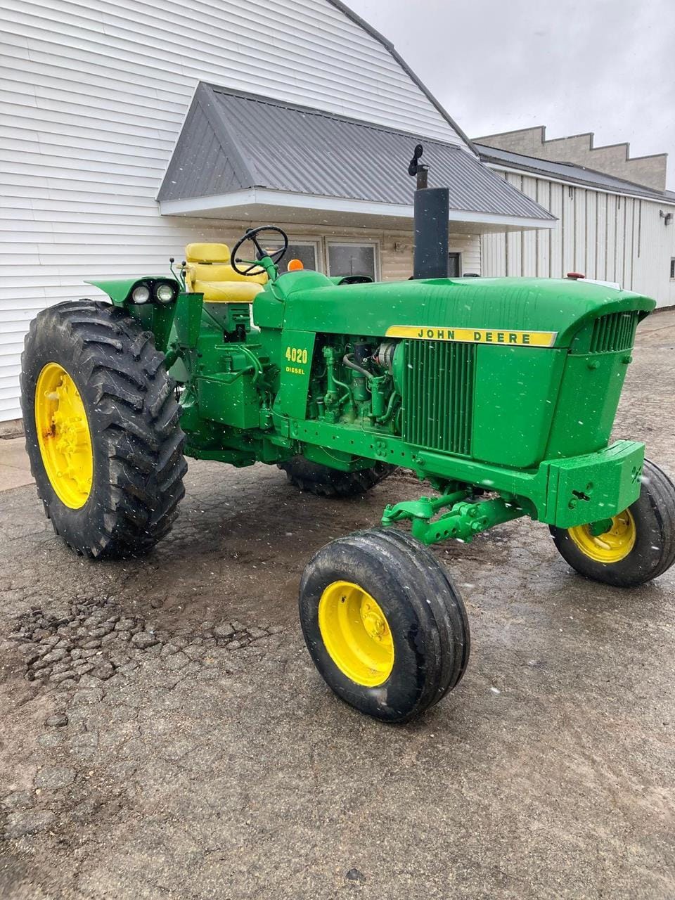 1970 John Deere 4020 Equipment Image0