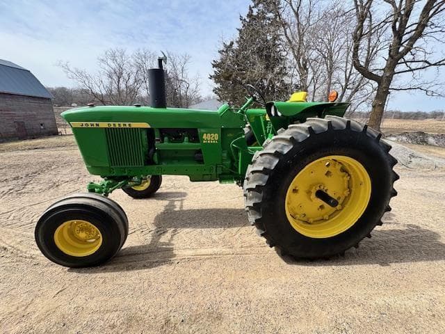 Image of John Deere 4020 equipment image 4