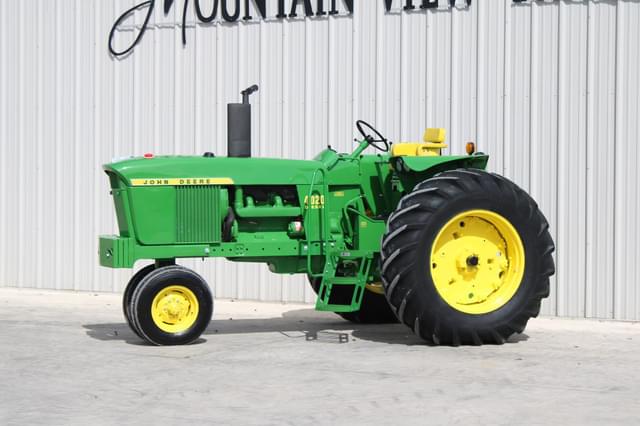 Image of John Deere 4020 equipment image 2