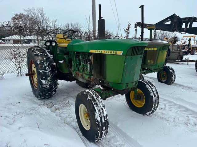 Image of John Deere 4020 equipment image 2