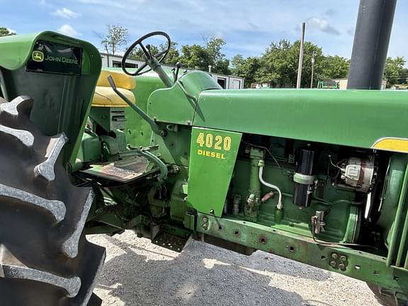 Image of John Deere 4020 equipment image 4