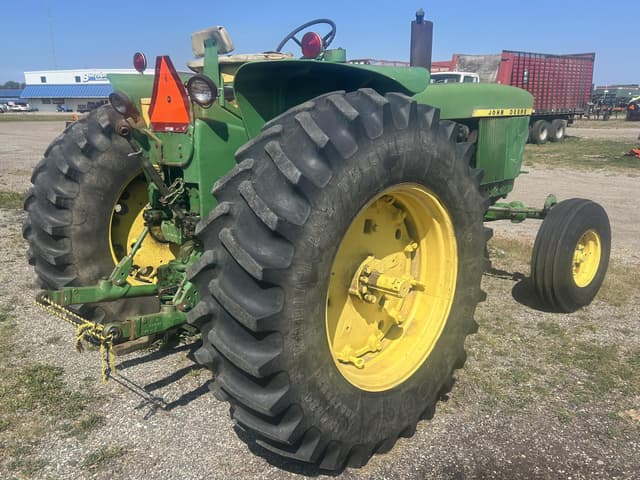 Image of John Deere 4020 equipment image 3