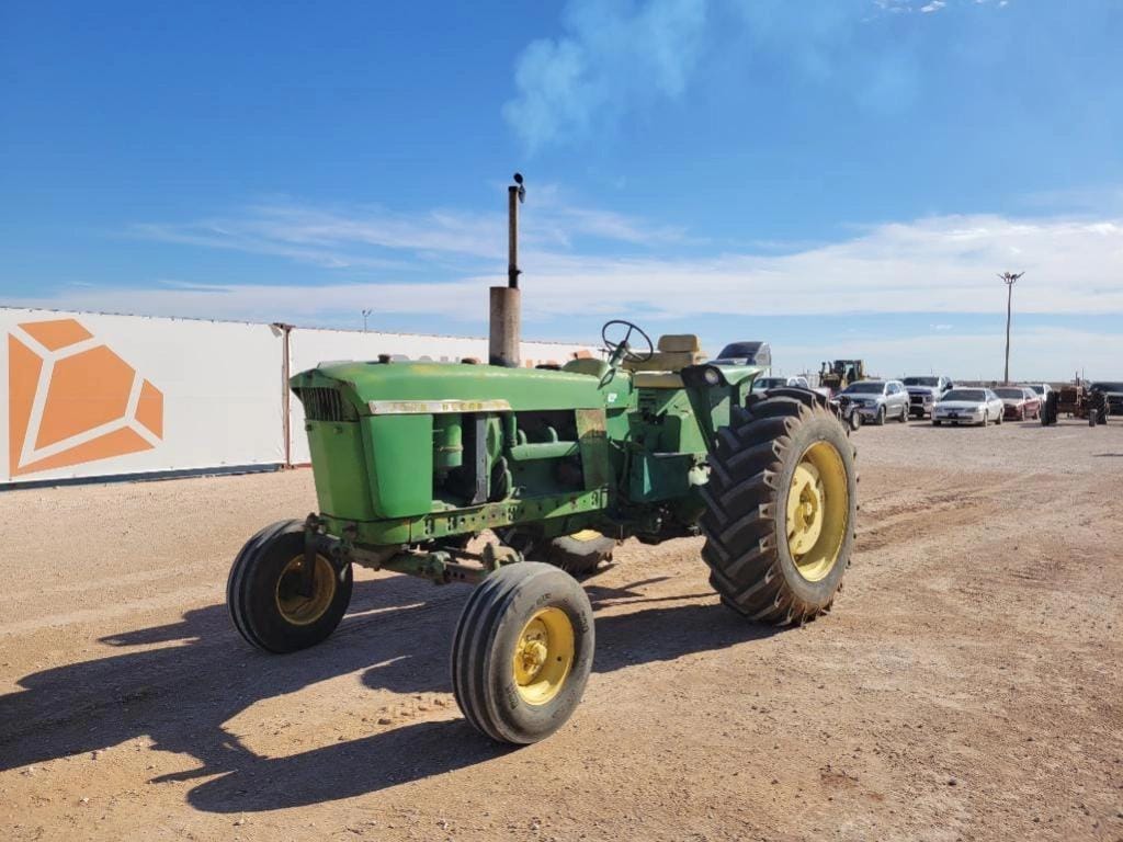 1970 John Deere 4020 Equipment Image0