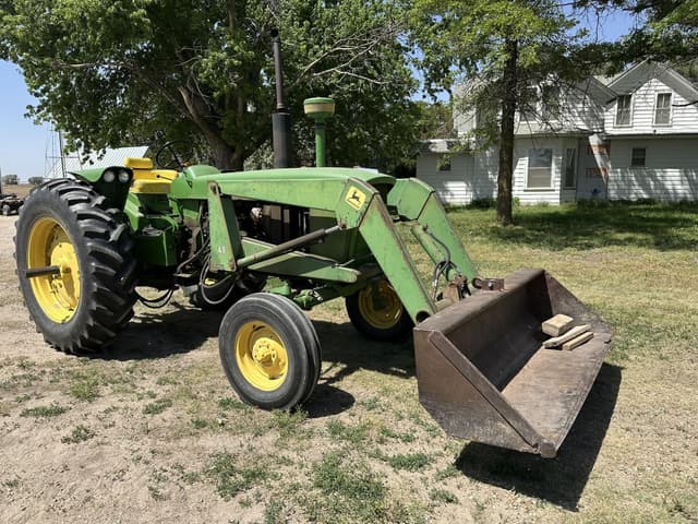 Image of John Deere 4020 equipment image 1