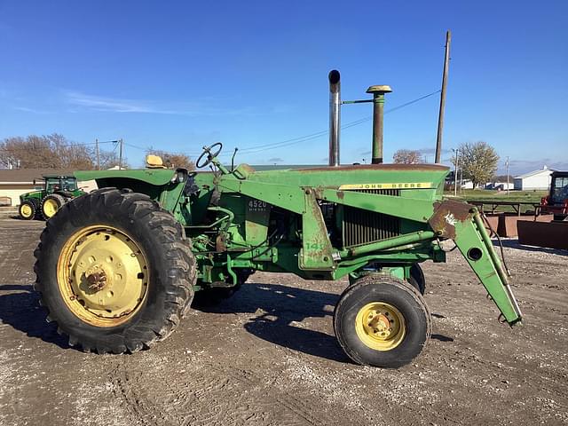 Image of John Deere 4520 equipment image 1