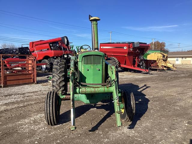 Image of John Deere 4520 equipment image 3