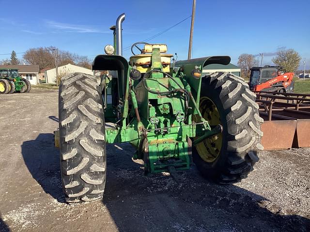 Image of John Deere 4520 equipment image 2