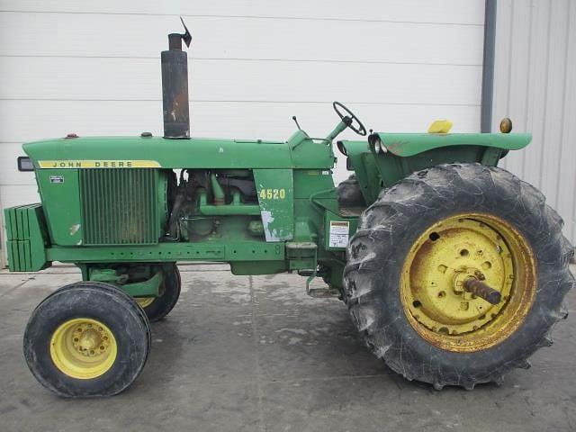 Image of John Deere 4520 equipment image 2