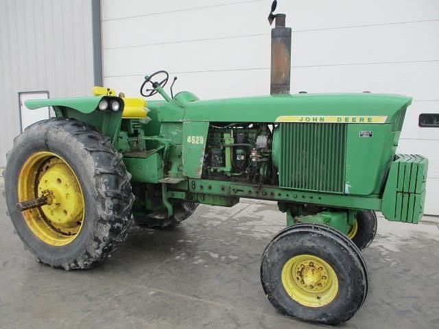 Image of John Deere 4520 equipment image 1