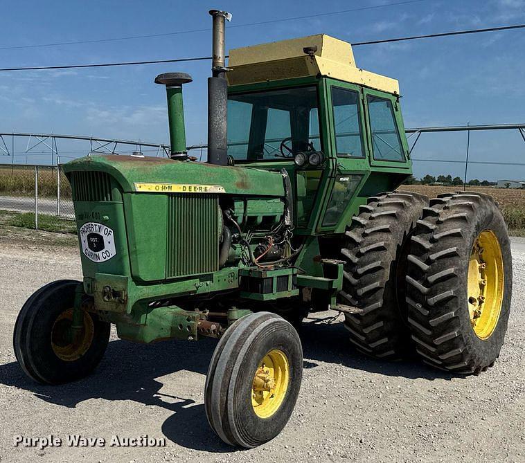 Image of John Deere 4520 Primary image