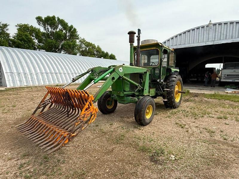 Image of John Deere 4520 Primary image