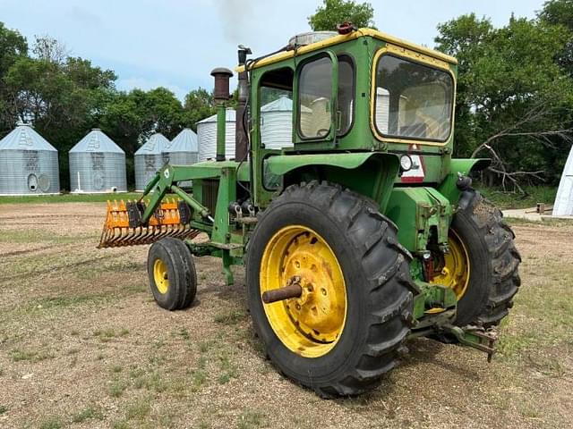Image of John Deere 4520 equipment image 2