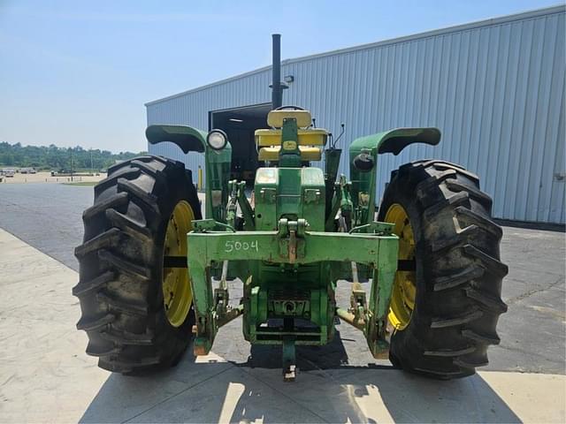 Image of John Deere 4520 equipment image 3