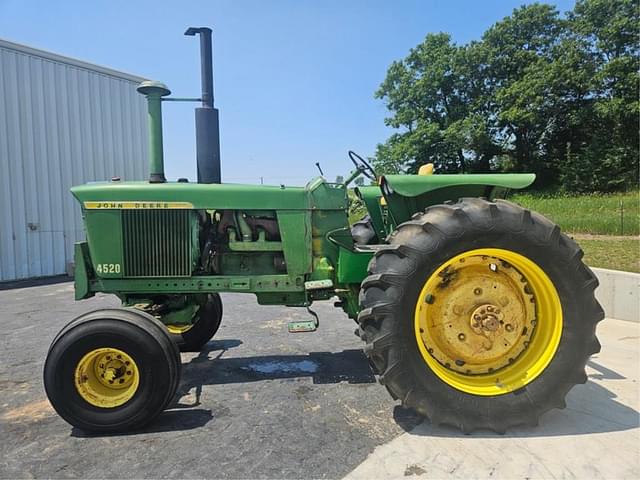Image of John Deere 4520 equipment image 1