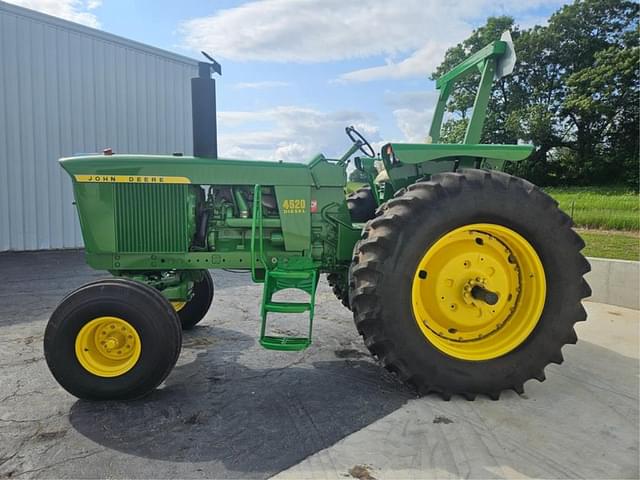 Image of John Deere 4520 equipment image 1