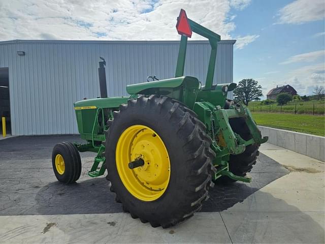 Image of John Deere 4520 equipment image 2