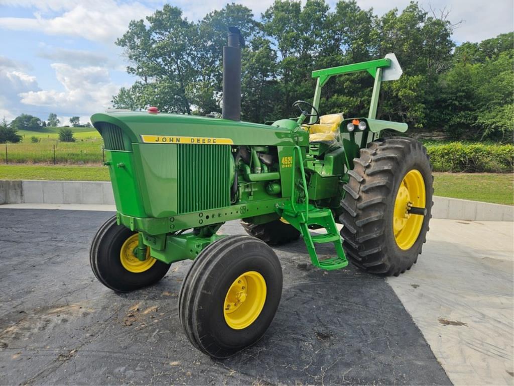 Image of John Deere 4520 Primary image