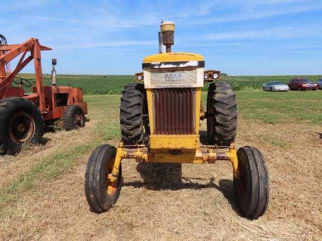 Image of Minneapolis-Moline M670 equipment image 1