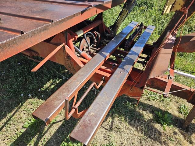 Image of New Holland 1030 equipment image 2