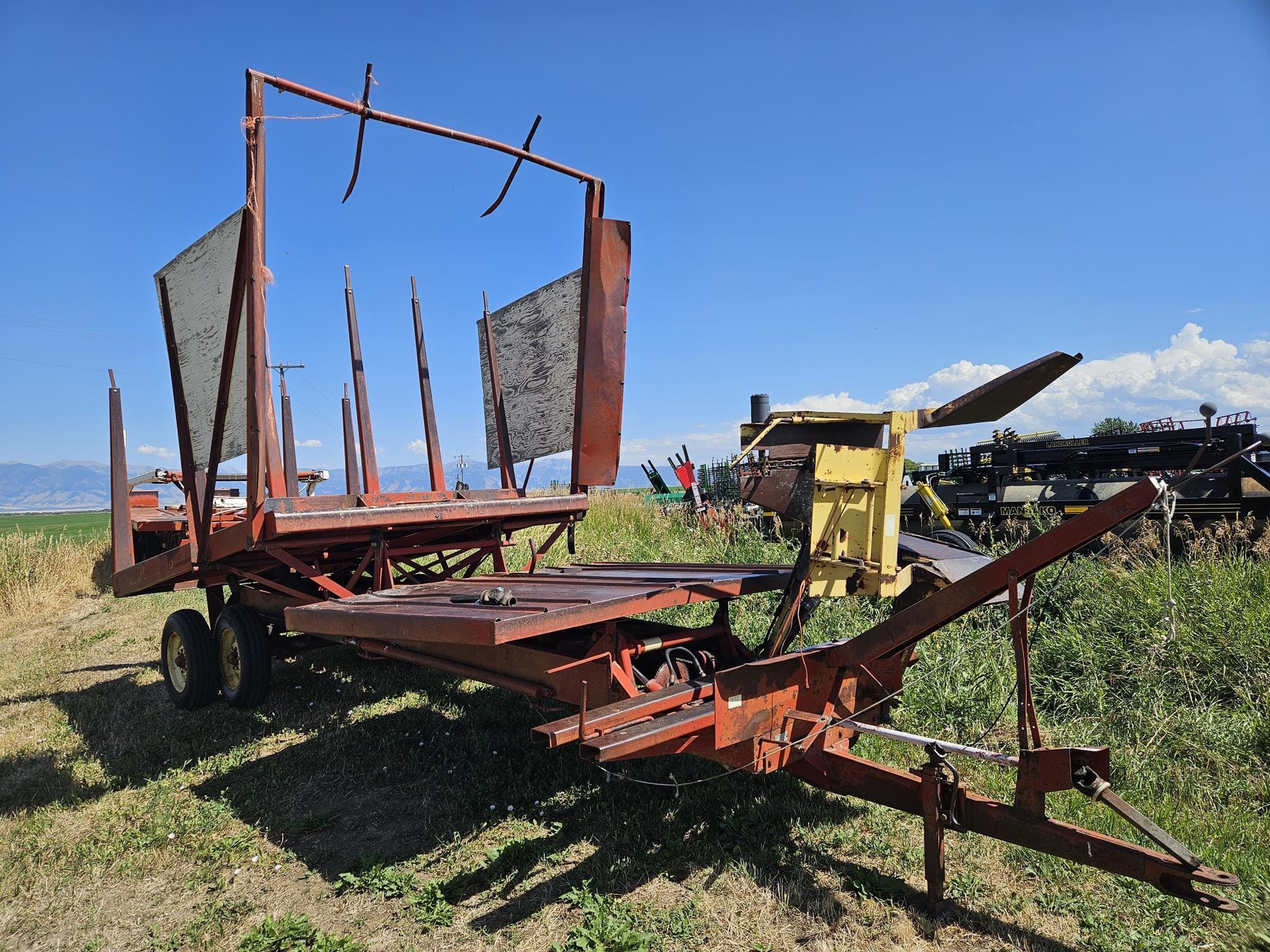 1970 New Holland 1030 Equipment Image0