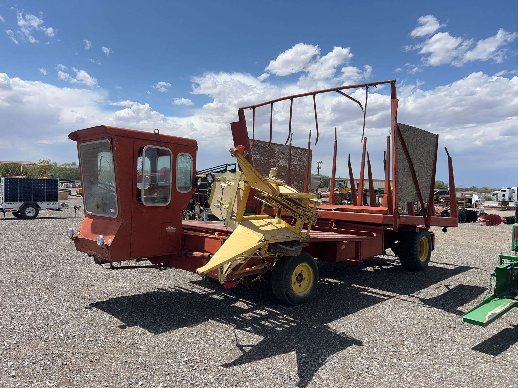 1970 New Holland 1047 Equipment Image0