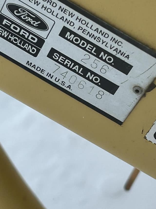 Image of New Holland Rolabar 256 equipment image 4