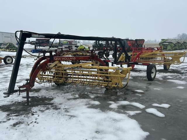 Image of New Holland Rolabar 256 equipment image 2