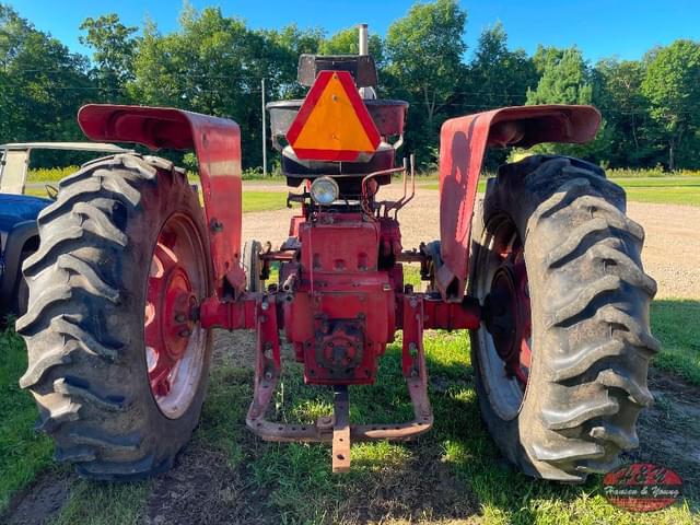 Image of Farmall 656 equipment image 4