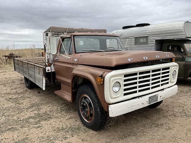 Image of Ford F-600 equipment image 4