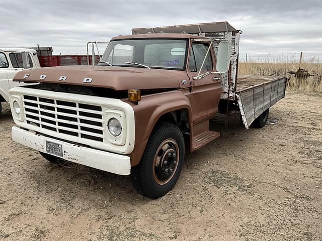 Image of Ford F-600 equipment image 2
