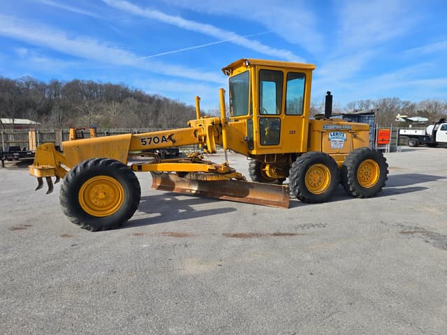 Image of John Deere 570A equipment image 3