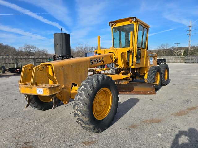Image of John Deere 570A equipment image 1