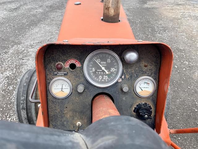 Image of Allis Chalmers 210 equipment image 4