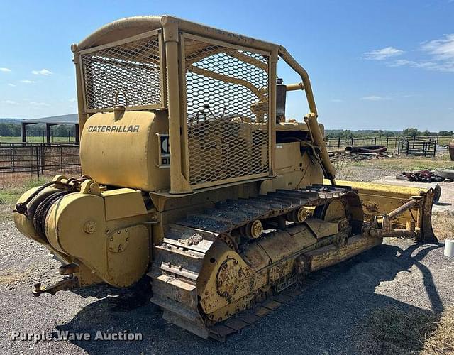 Image of Caterpillar D5 equipment image 4