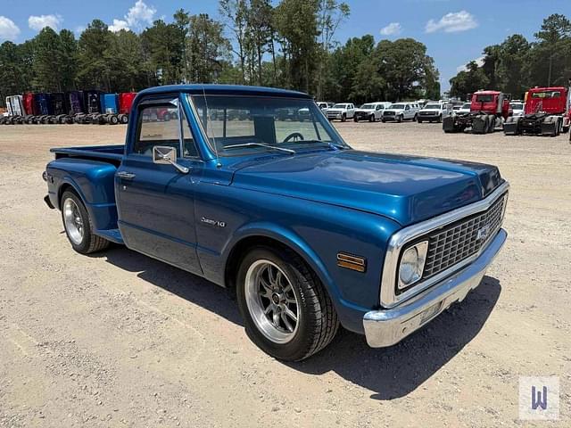 Image of Chevrolet C10 equipment image 2