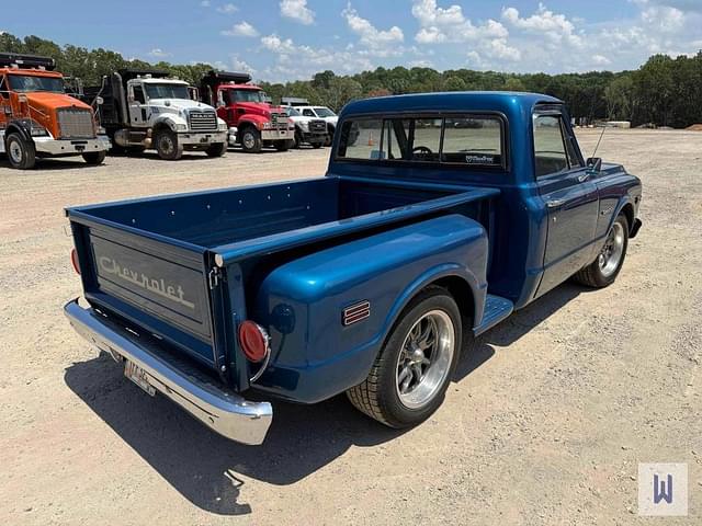Image of Chevrolet C10 equipment image 3