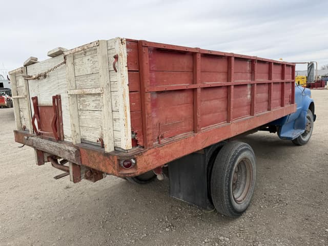 Image of Chevrolet C50 equipment image 2